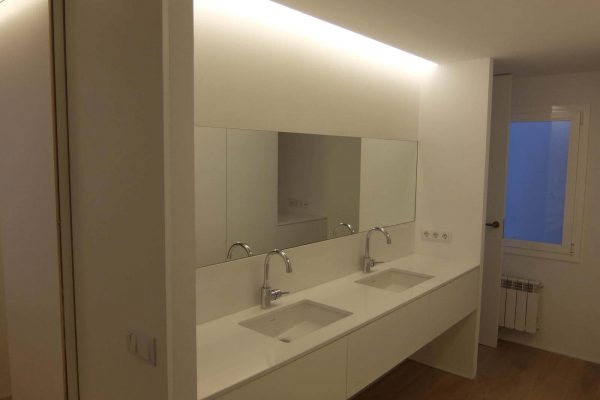 Bathroom reforms in Barcelona|Reforma y Ahorra